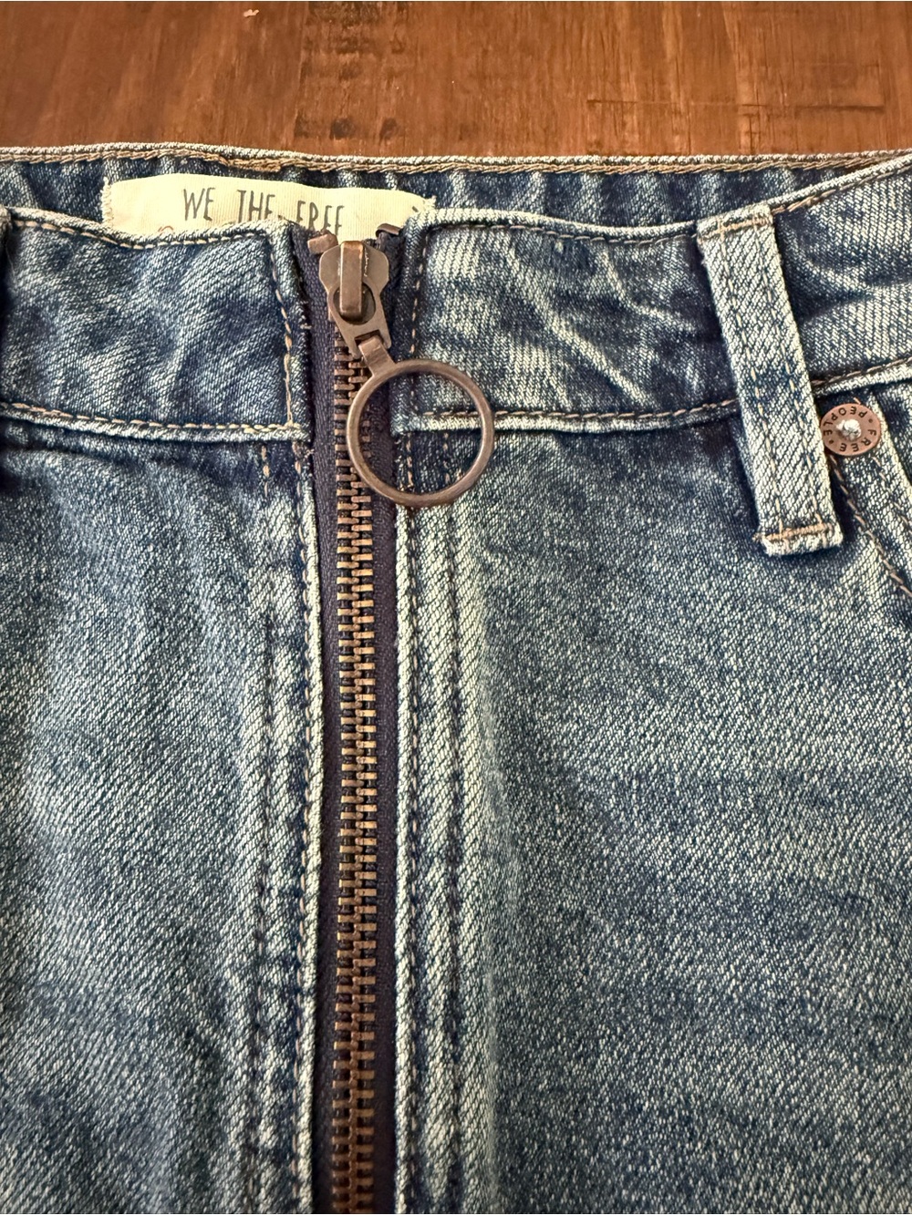Free People We The Free Denim Mini Skirt NWT Front Zip Ring Pull - Picture 3 of 5